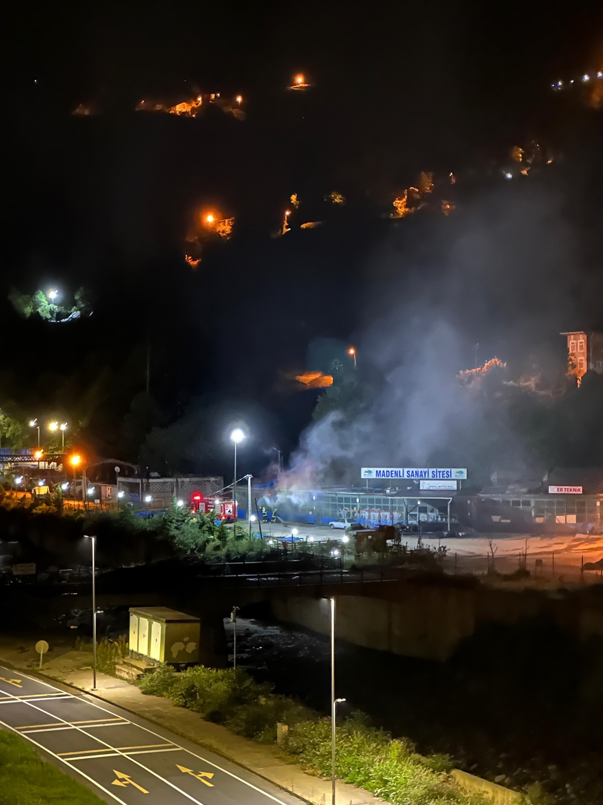 Madenli Sanayi Sitesinde Yangın Çıktı