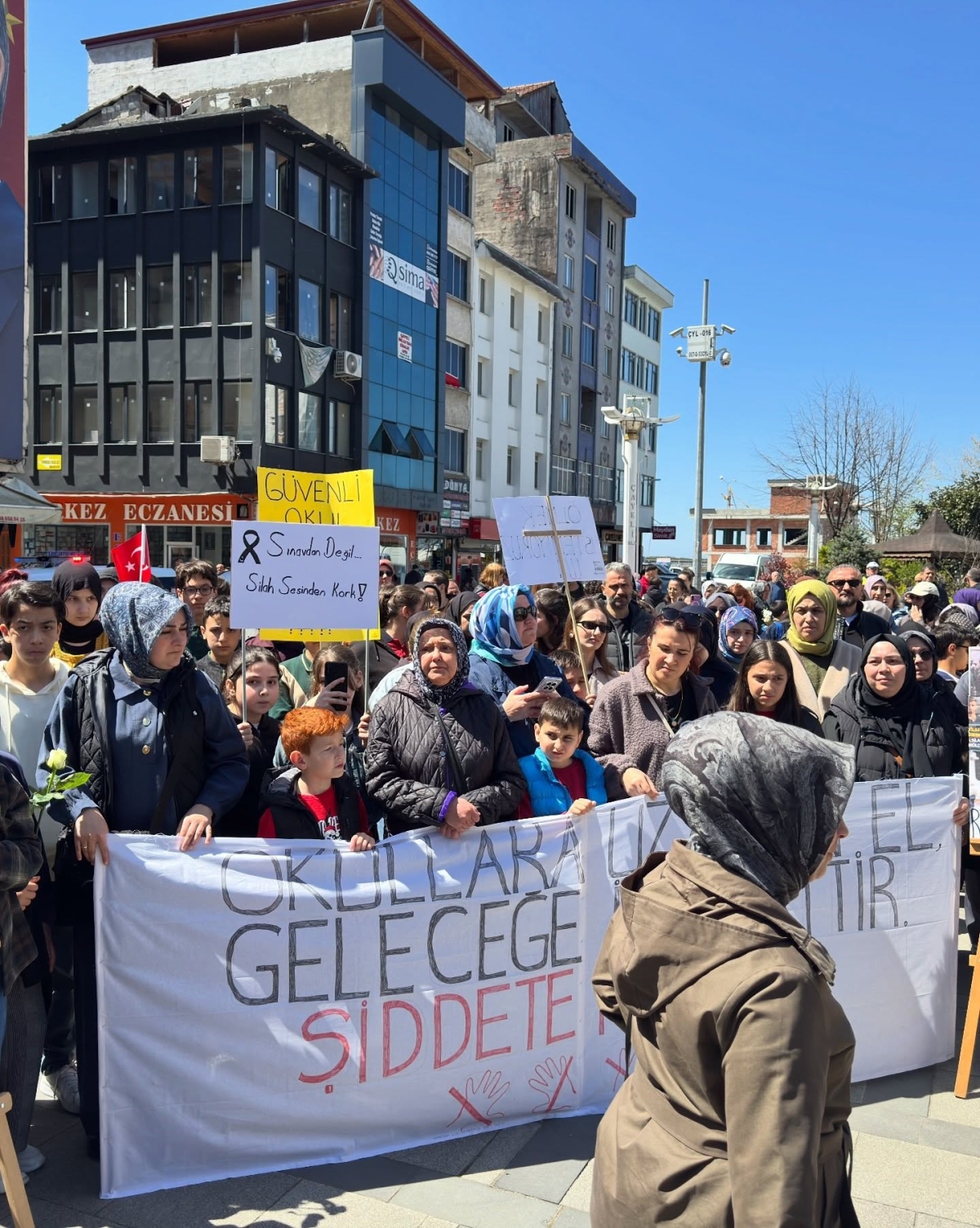 Çayeli’nde Okullarda Şiddete Hayır Yürüyüşü Gerçekleştirildi