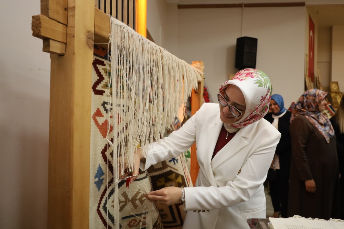 Çayeli Halk Eğitim Merkezi Yıl Sonu Sergisi ve Kermesi Düzenlendi