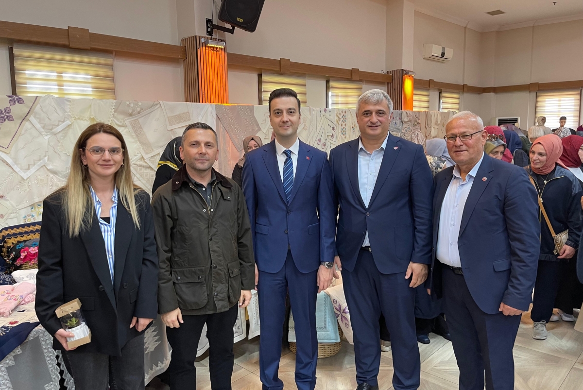 Çayeli Halk Eğitim Merkezi Yıl Sonu Sergisi ve Kermesi Düzenlendi