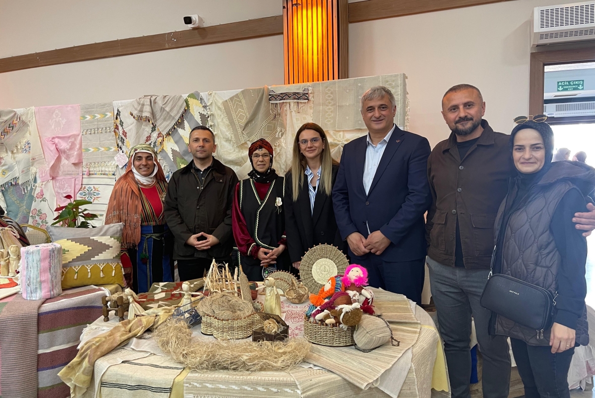Çayeli Halk Eğitim Merkezi Yıl Sonu Sergisi ve Kermesi Düzenlendi