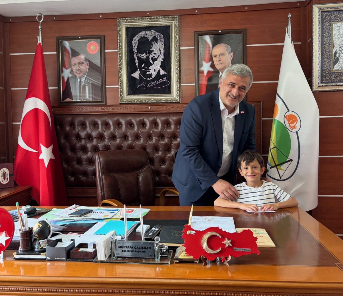 Madenli Belediye Başkanı Çalışkan’dan Çocuklara Anlamlı Ödül