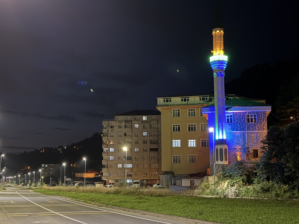 Madenli’de Eski Caminin Yıkılan Minaresi Yeniden İnşa Edildi
