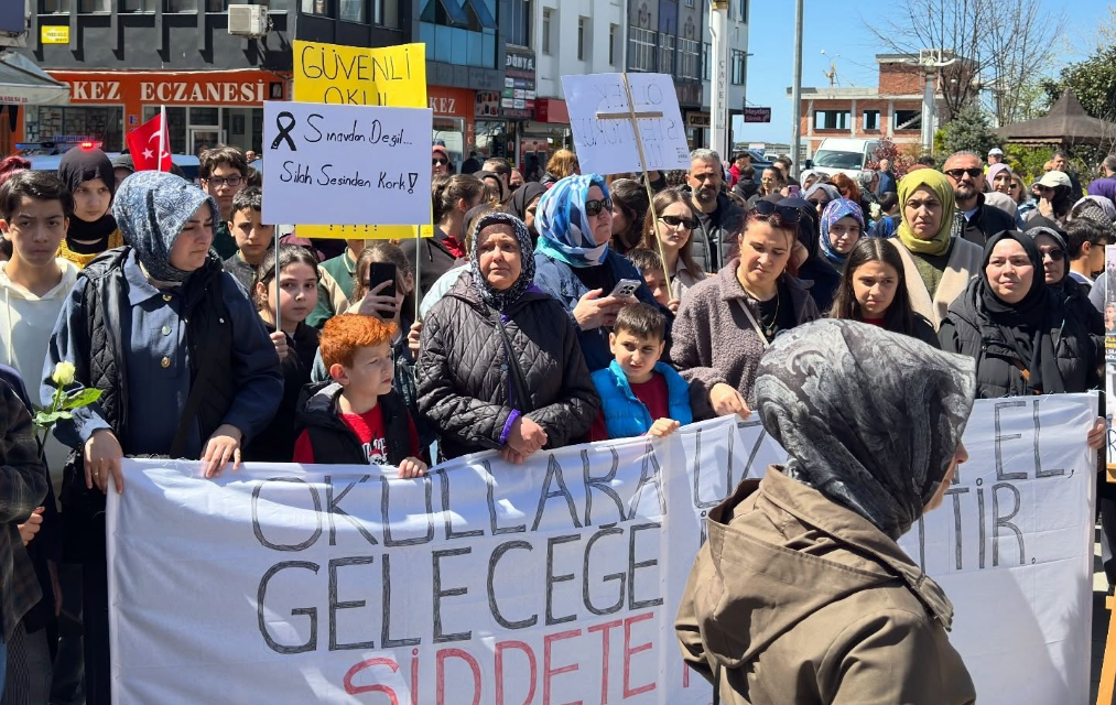Çayeli’nde Okullarda Şiddete Hayır Yürüyüşü Gerçekleştirildi