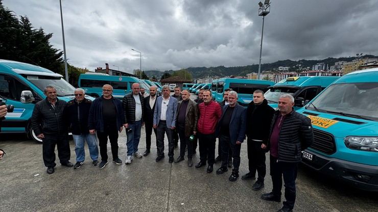 Rize’de Ulaşımda Yeni Dönem: Halk Otobüsleri Tarih Oluyor, Taksi Dolmuşlar Geliyor!