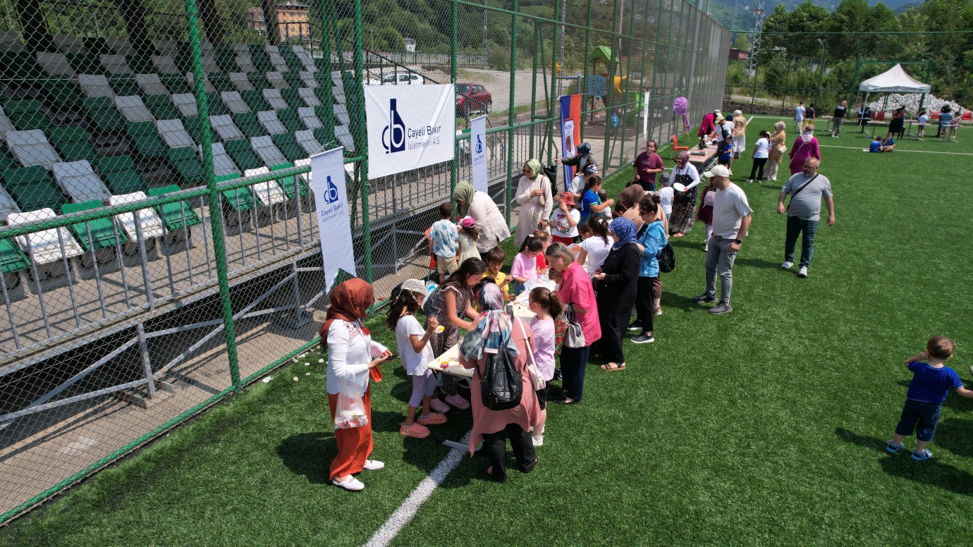 Madenli Belediyesi'nden Çocuklara Karne Şenliği