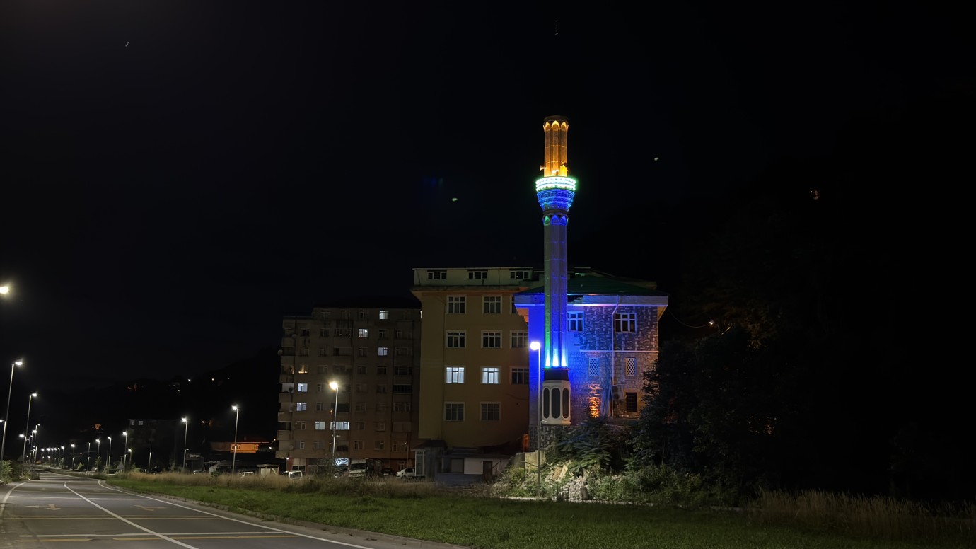 Madenli’de Eski Caminin Yıkılan Minaresi Yeniden İnşa Edildi