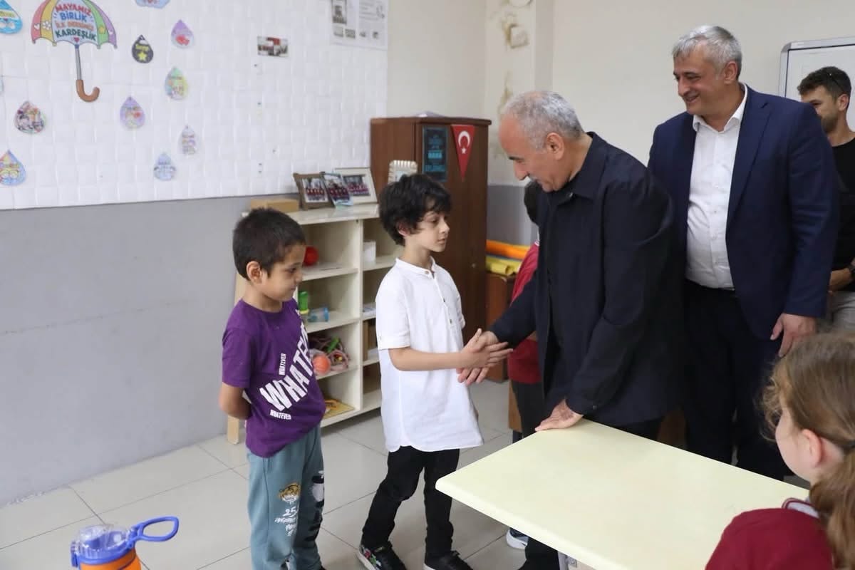 Mertoğlu’ndan Madenli’de Okullara Yeni Eğitim Yılı Ziyareti