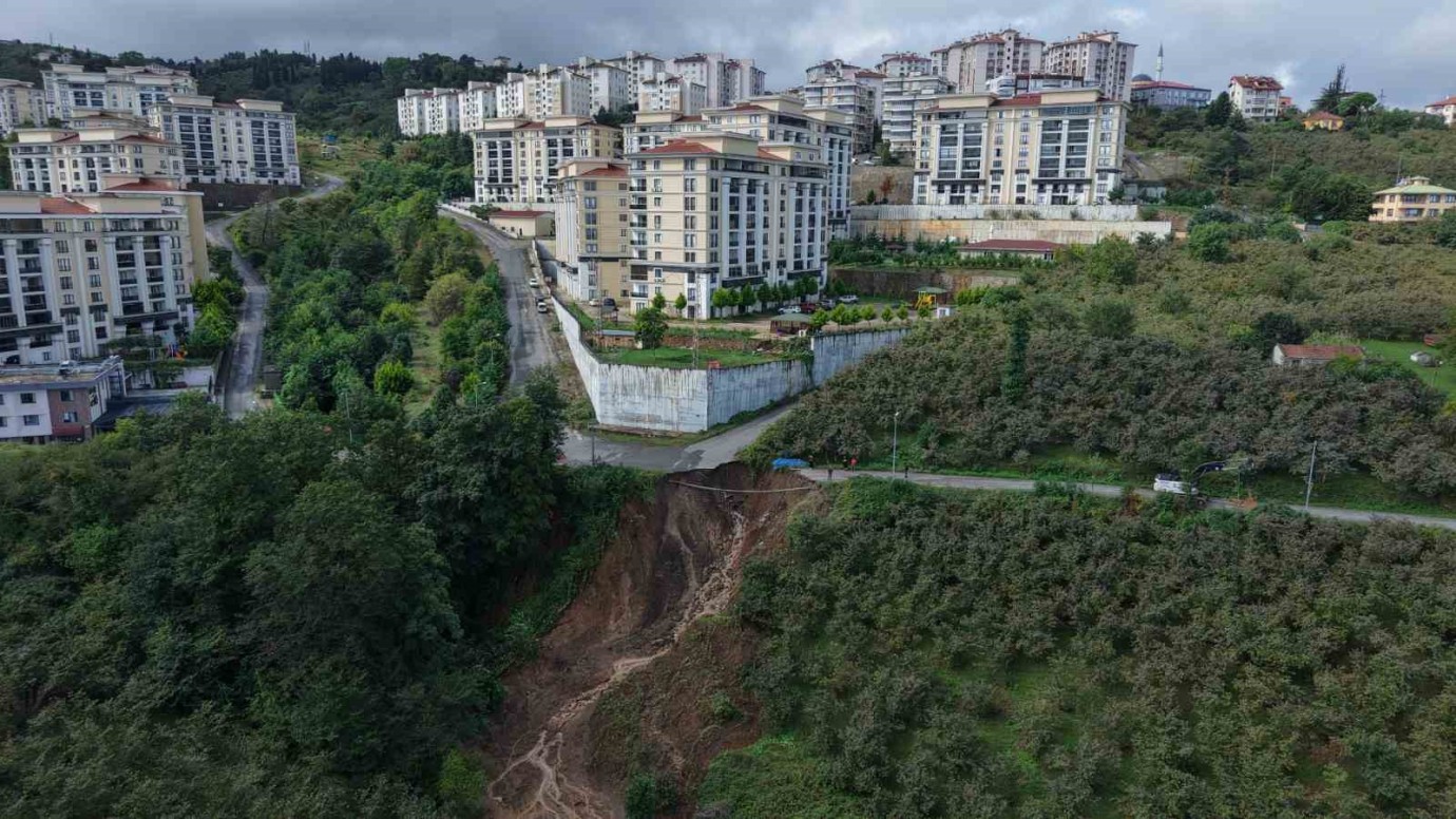 Trabzon’da Heyelan: 2 Yaralı
